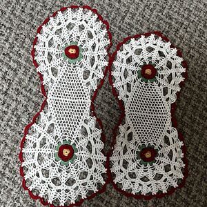 Stunning Handmade Crocheted Doilies White w/ Red Green Yellow Roses & Trim Vint